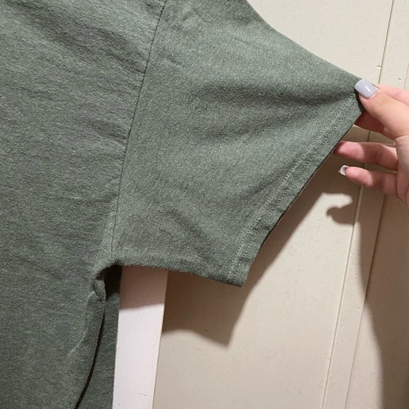 cute olive green t-shirt - Picture 4 of 6